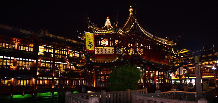 上海豫園古建筑夜景