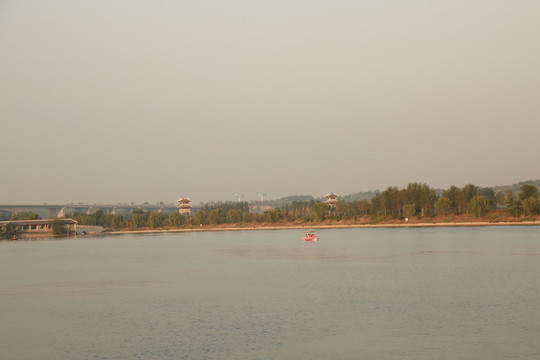 湖光山色