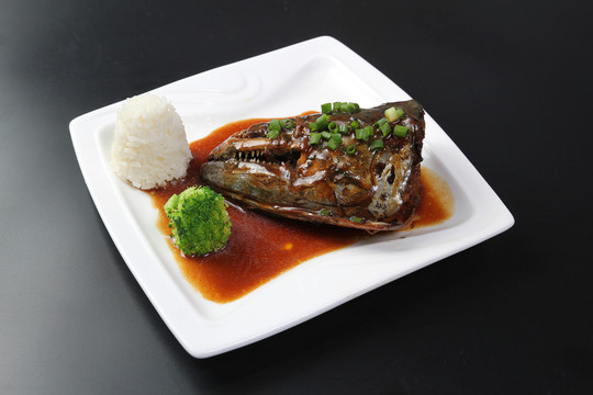 紅燒金槍魚(yú)頭