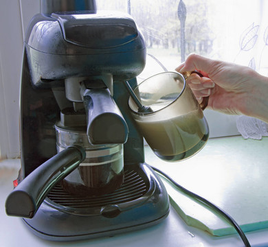 咖啡機制作capuchino