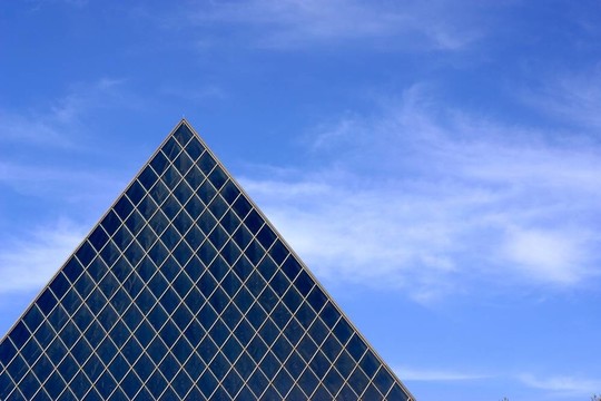 玻璃金字塔