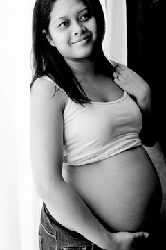 懷孕Young Asian Woman