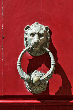 銅獅子門環(huán)