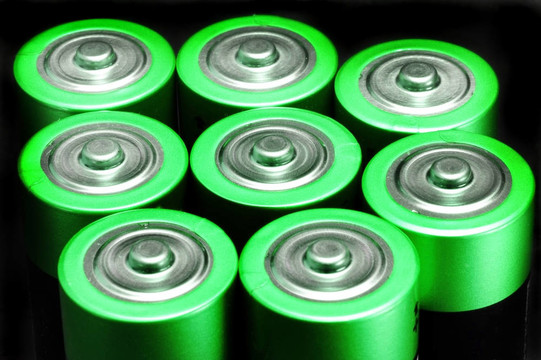 綠色電池電源。