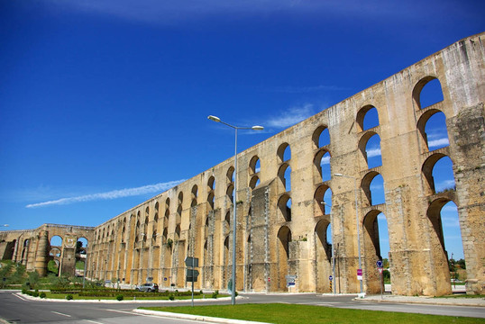 在埃爾瓦什老城區(qū)的Aqueduct。