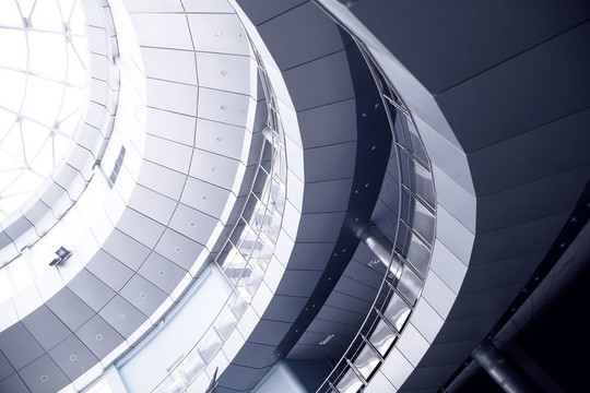現(xiàn)代辦公建筑室內(nèi)的金屬細(xì)節(jié)