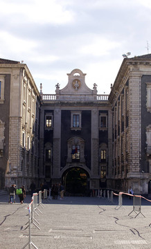 Porta Uzeda；Catania
