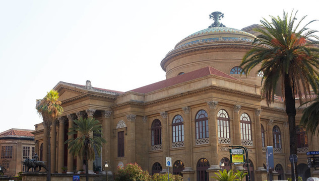Teatro Massimo；在巴勒莫歌劇院