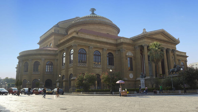 Teatro Massimo；在巴勒莫歌劇院