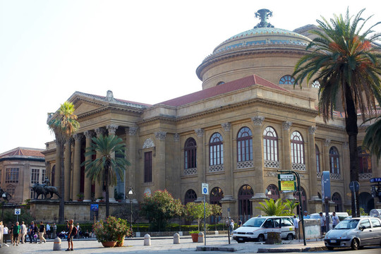 Teatro Massimo；在巴勒莫歌劇院