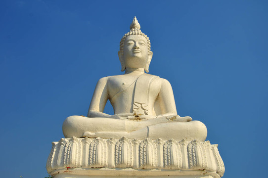 White Buddha的雕像