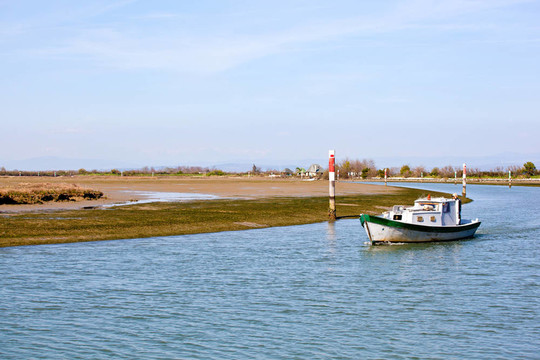 老船；Grado Lagoon