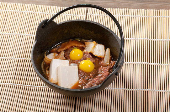 蛋鵪鶉牛肉