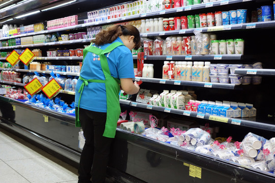 超市乳品貨架