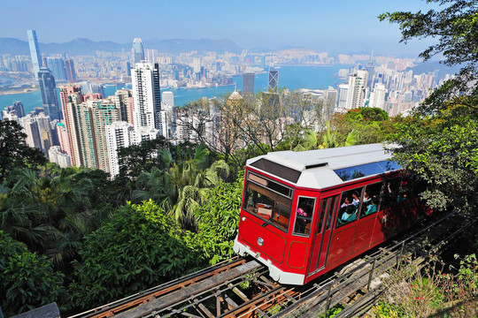 旅游電車(chē)在高峰；香港