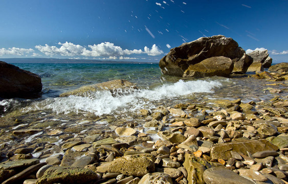 克羅地亞海沿岸的平靜天氣