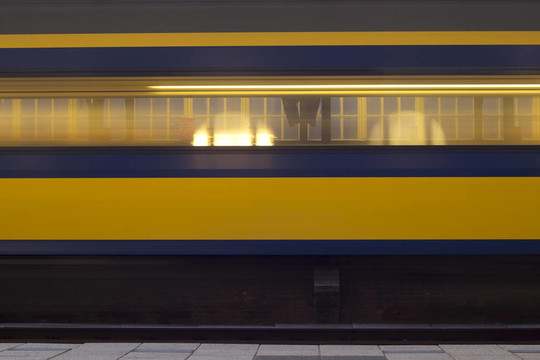 火車經(jīng)過