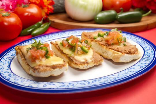 傳統(tǒng)的墨西哥molletes