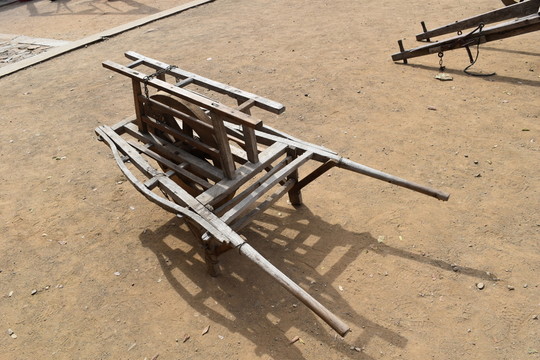 獨(dú)輪車