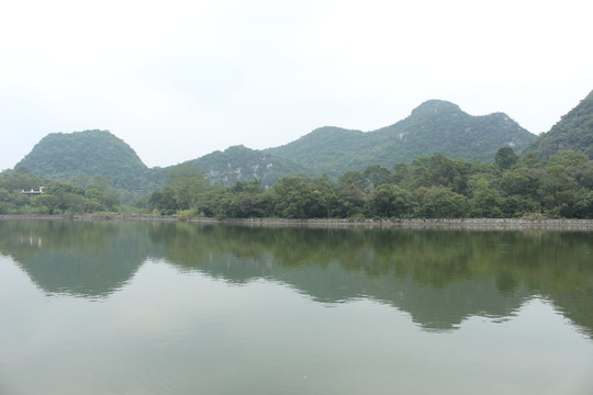 山脈