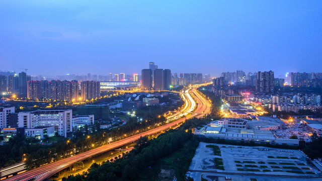 俯瞰成都三環(huán)S形道路夜景