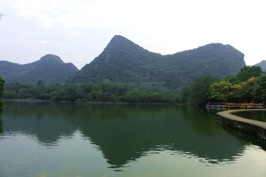 湖光山色