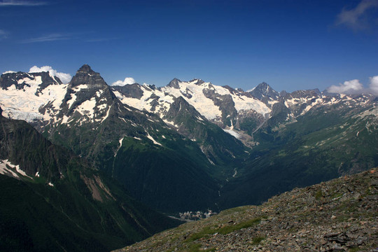 貝拉米夏季山峰