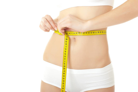 女性身體護(hù)理和大腿上的黃色措施
