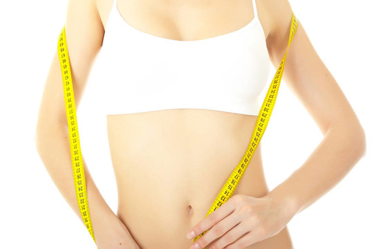 女性身體護(hù)理和大腿上的黃色措施