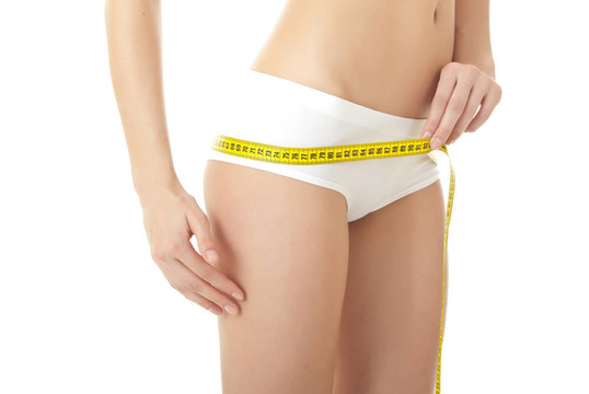 女性身體護(hù)理和大腿上的黃色措施