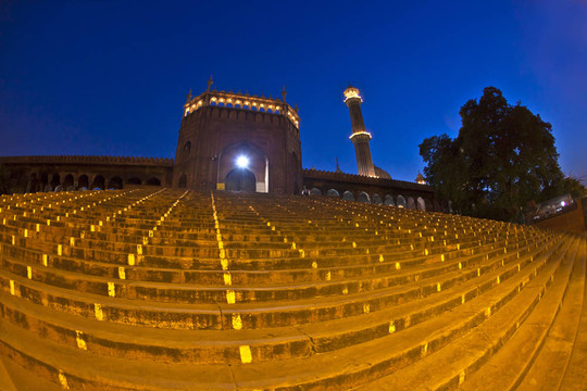 夜間賈瑪清真寺清真寺；老德令哈市；印度。