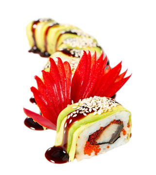 酪梨壽司卷；鰻魚(yú)；魚(yú)子醬；醬和芝麻