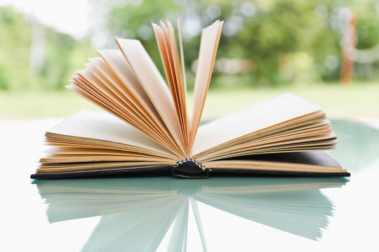 打開的書