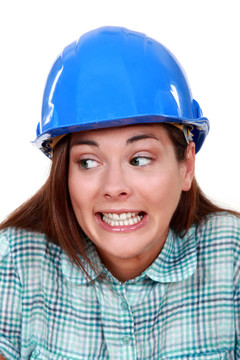 一個(gè)錯(cuò)誤的女性建筑工人。