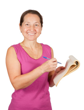 幸福成熟的女人帶著筆記本