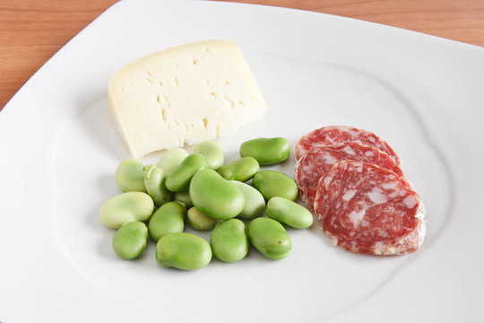 豆意大利臘腸和奶酪