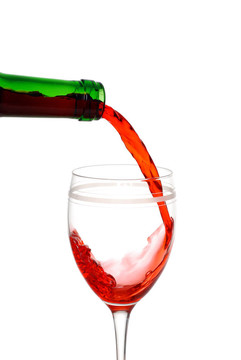 紅葡萄酒被倒進(jìn)玻璃