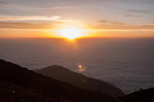 山頂日出