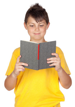 有趣的孩子讀一本書