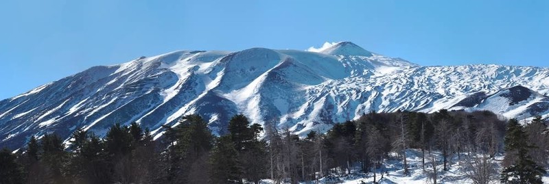 Etna火山峰雪；西西里島；冬季