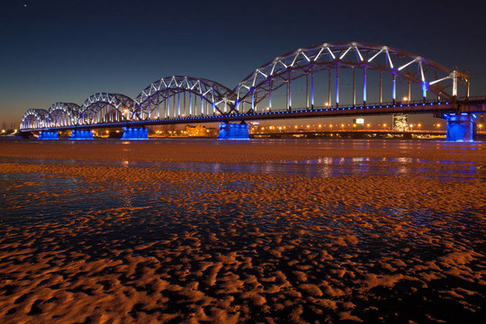 夜間鐵路橋
