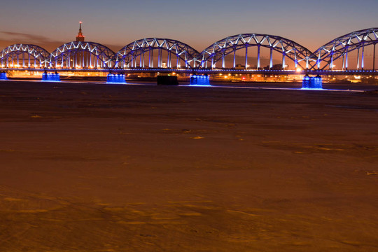 夜間鐵路橋