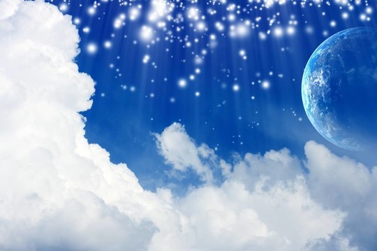 藍(lán)色天空中的行星