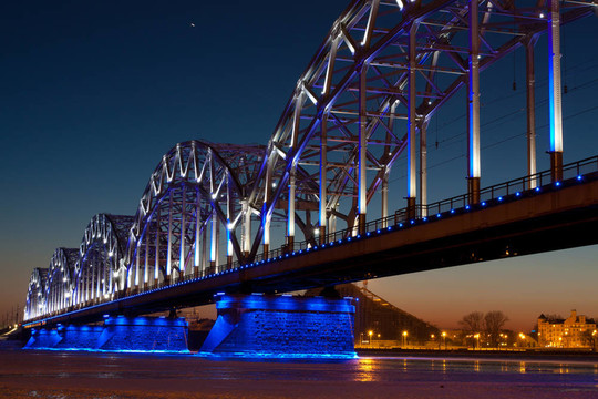 夜間鐵路橋