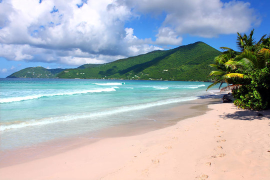走私者在Tortola灣（BVI）