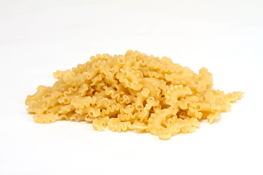 白色背景意大利意大利面食的特寫