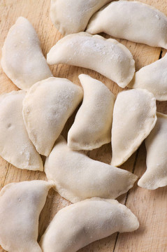 生肉餃子收起來(lái)