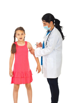 医生疫苗吓坏女孩