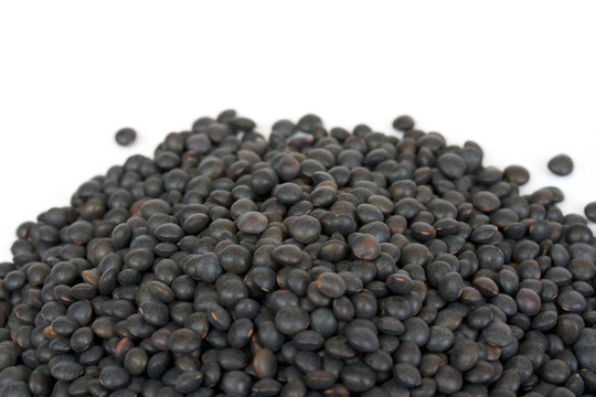 黑扁豆堆白色隔離