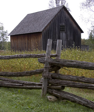 籬笆柱和Barn
